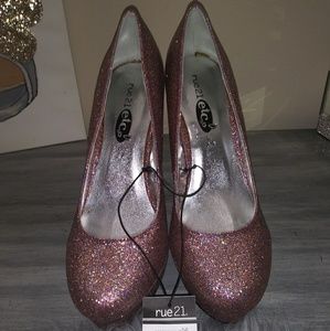 🙌BOGO🙌$10🙌PINK PLATFORM PUMPS